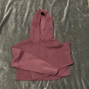 Great condition! Maroon cropped hoodie, size women’s M. No tags on the hoodie.